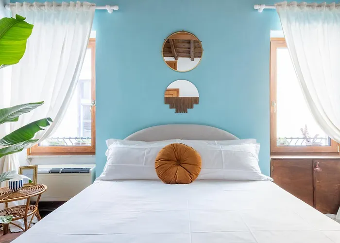 Trevi - Charming Loft Near Trevi Fountain דירה *