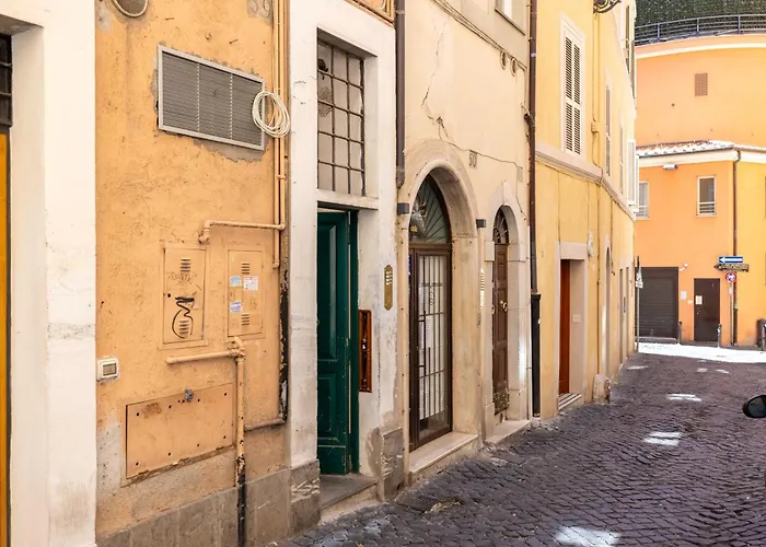 Trevi - Charming Loft Near Trevi Fountain *